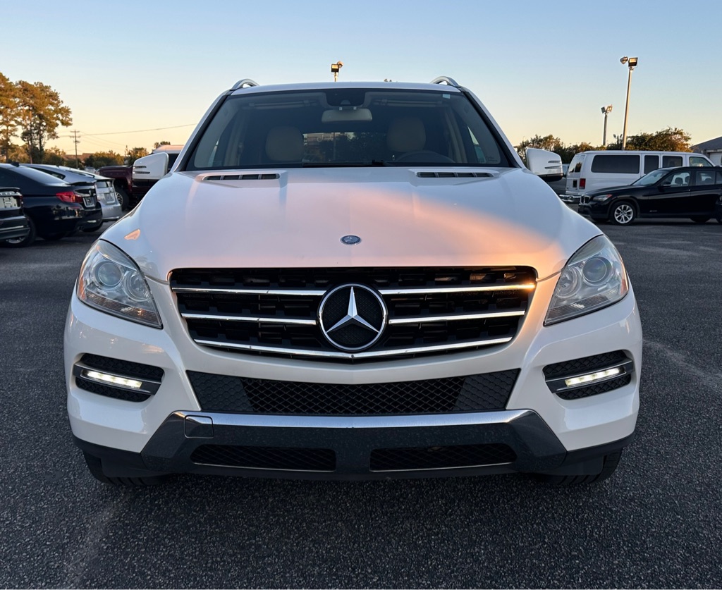 Photo 2 of this MERCEDES-BENZ ML