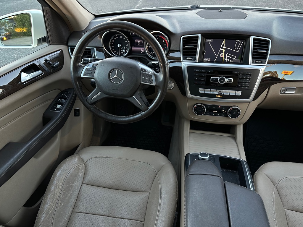 Photo 13 of this MERCEDES-BENZ ML