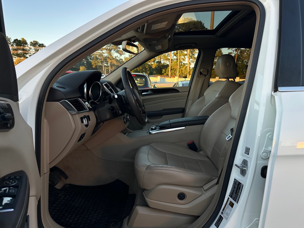 Photo 9 of this MERCEDES-BENZ ML