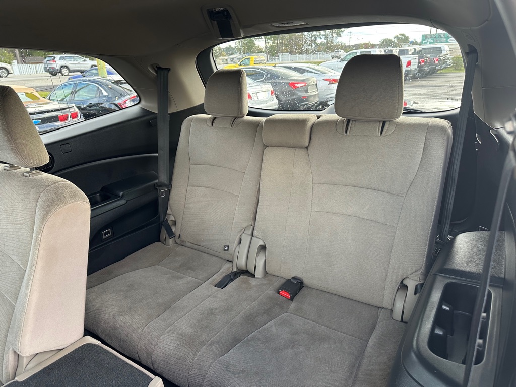 Photo 14 of this HONDA PILOT