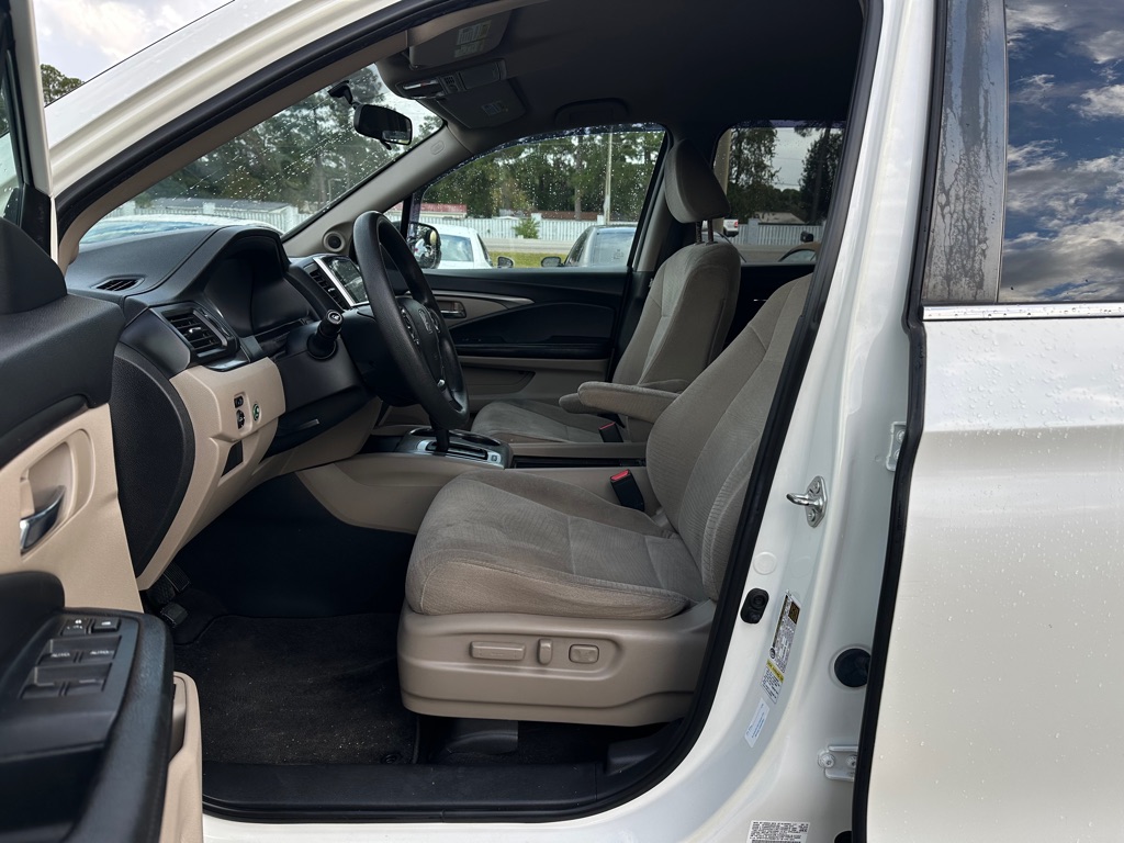 Photo 11 of this HONDA PILOT