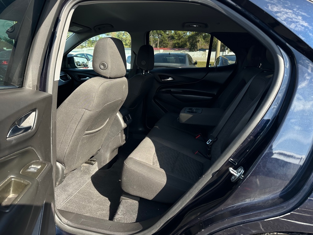 Photo 13 of this CHEVROLET EQUINOX