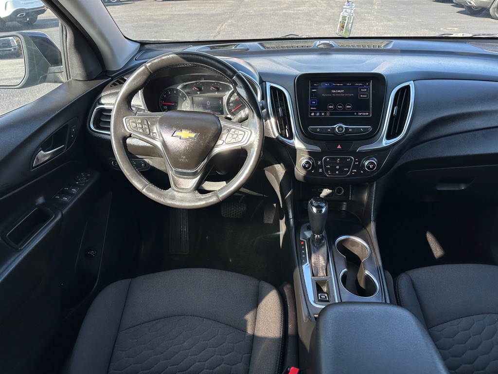 Photo 15 of this CHEVROLET EQUINOX