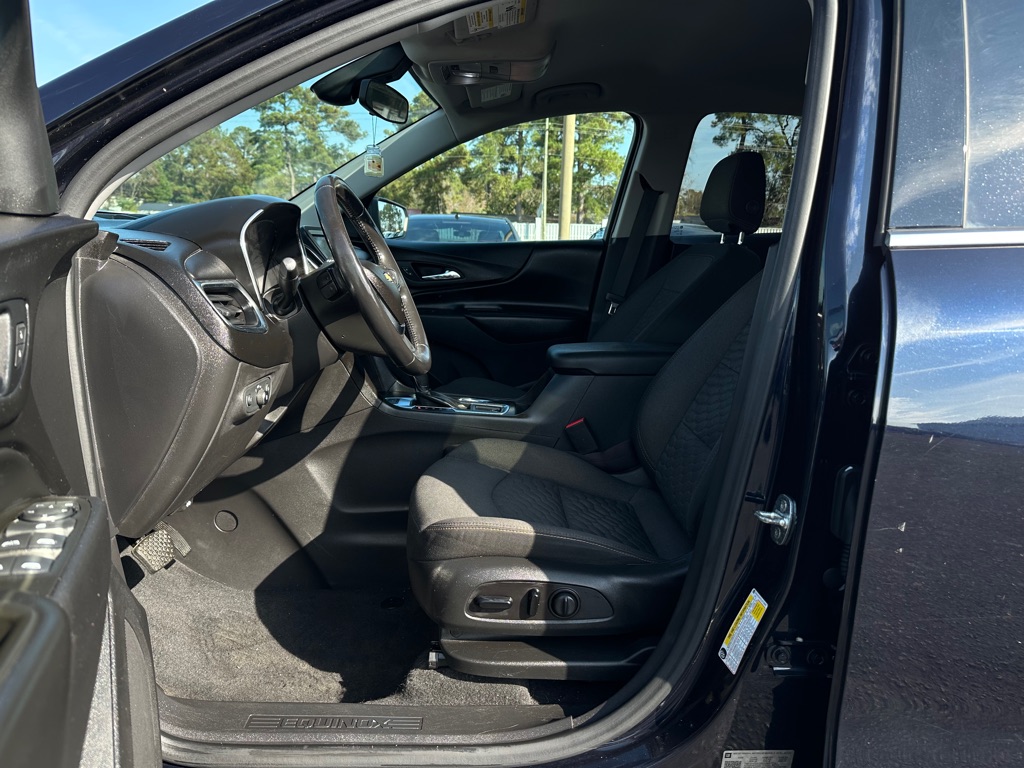 Photo 11 of this CHEVROLET EQUINOX