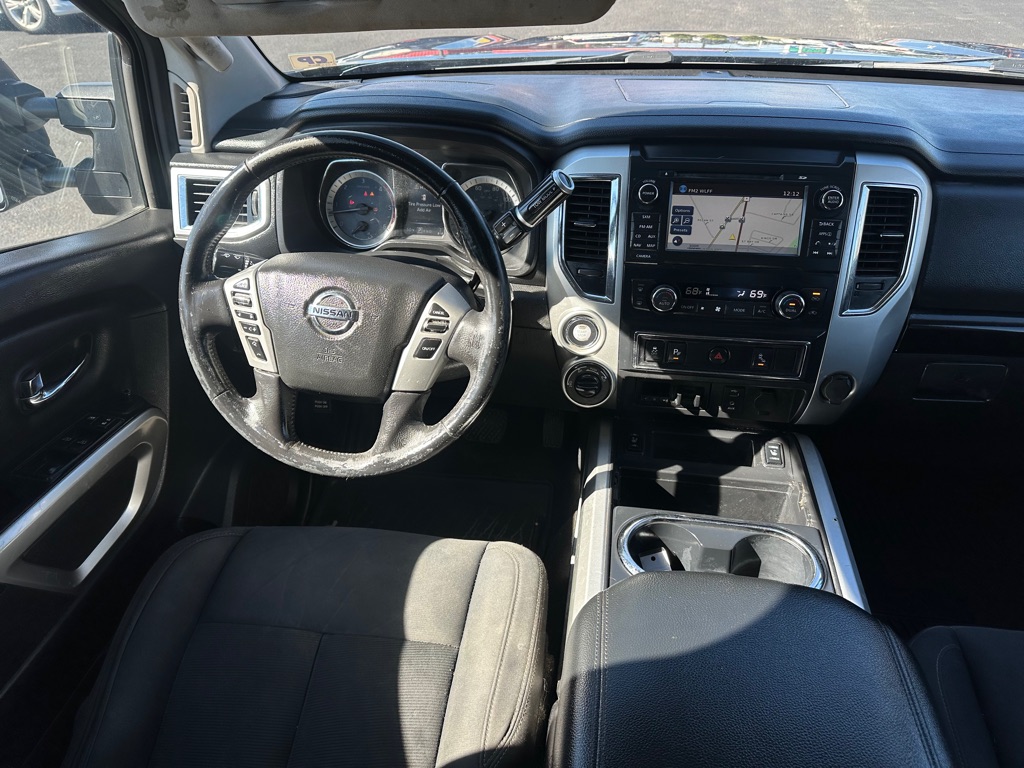 Photo 13 of this NISSAN TITAN XD