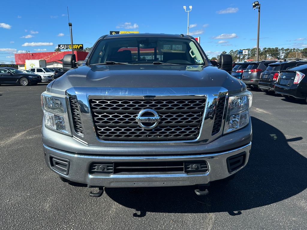 Photo 2 of this NISSAN TITAN XD
