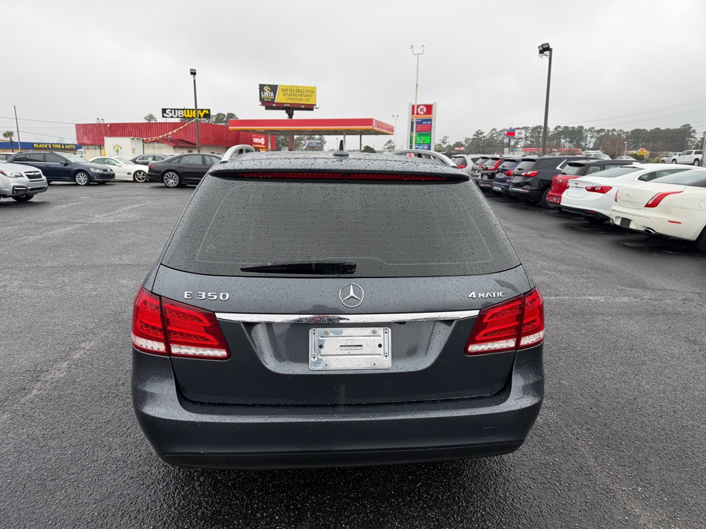 Photo 15 of this MERCEDES-BENZ E-CLASS