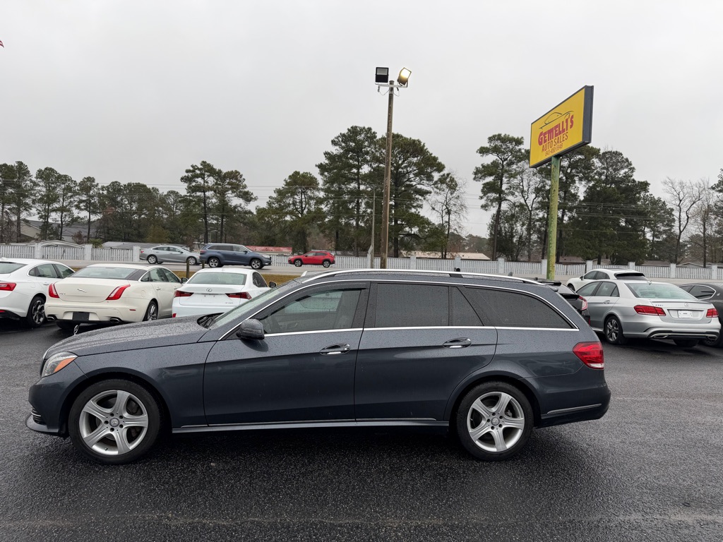 Photo 12 of this MERCEDES-BENZ E-CLASS