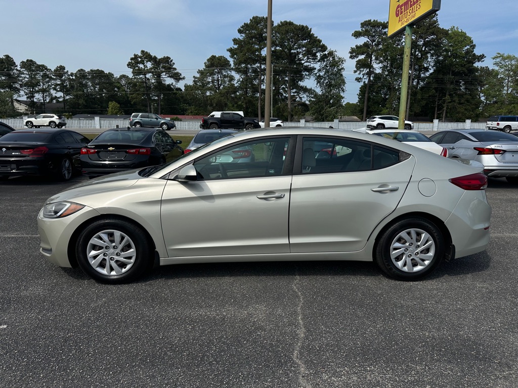 Photo 8 of this HYUNDAI ELANTRA
