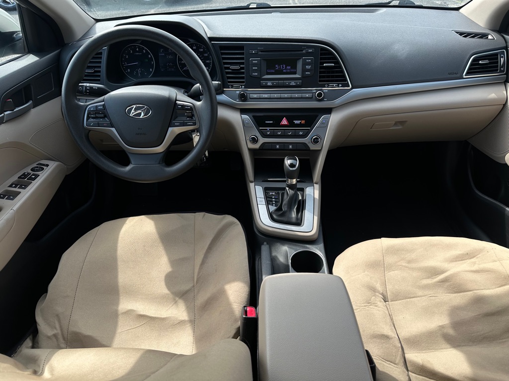 Photo 12 of this HYUNDAI ELANTRA