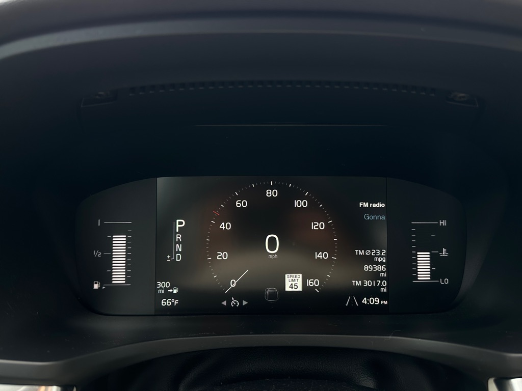 Photo 9 of this VOLVO S60