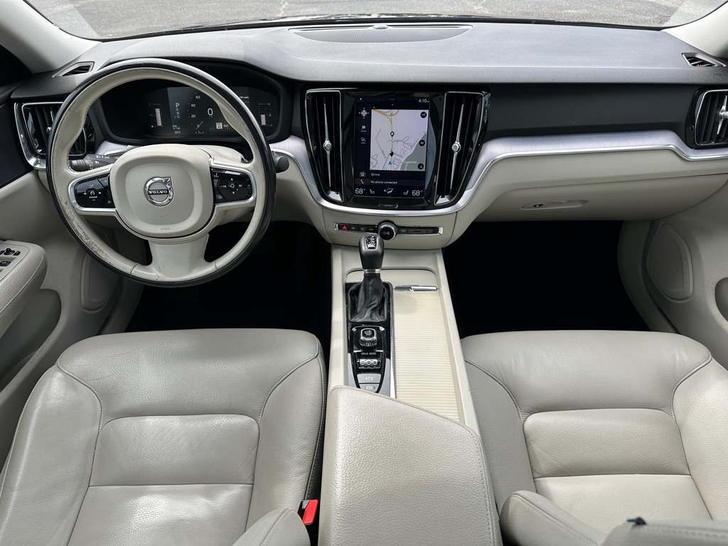 Photo 14 of this VOLVO S60