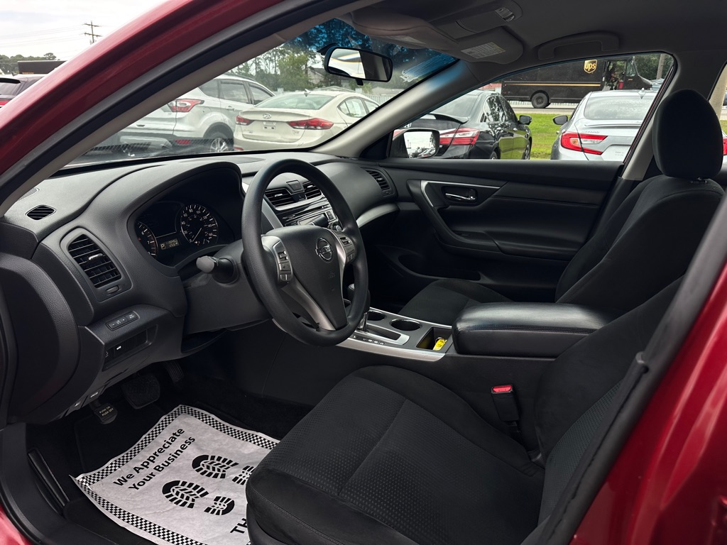 Photo 10 of this NISSAN ALTIMA