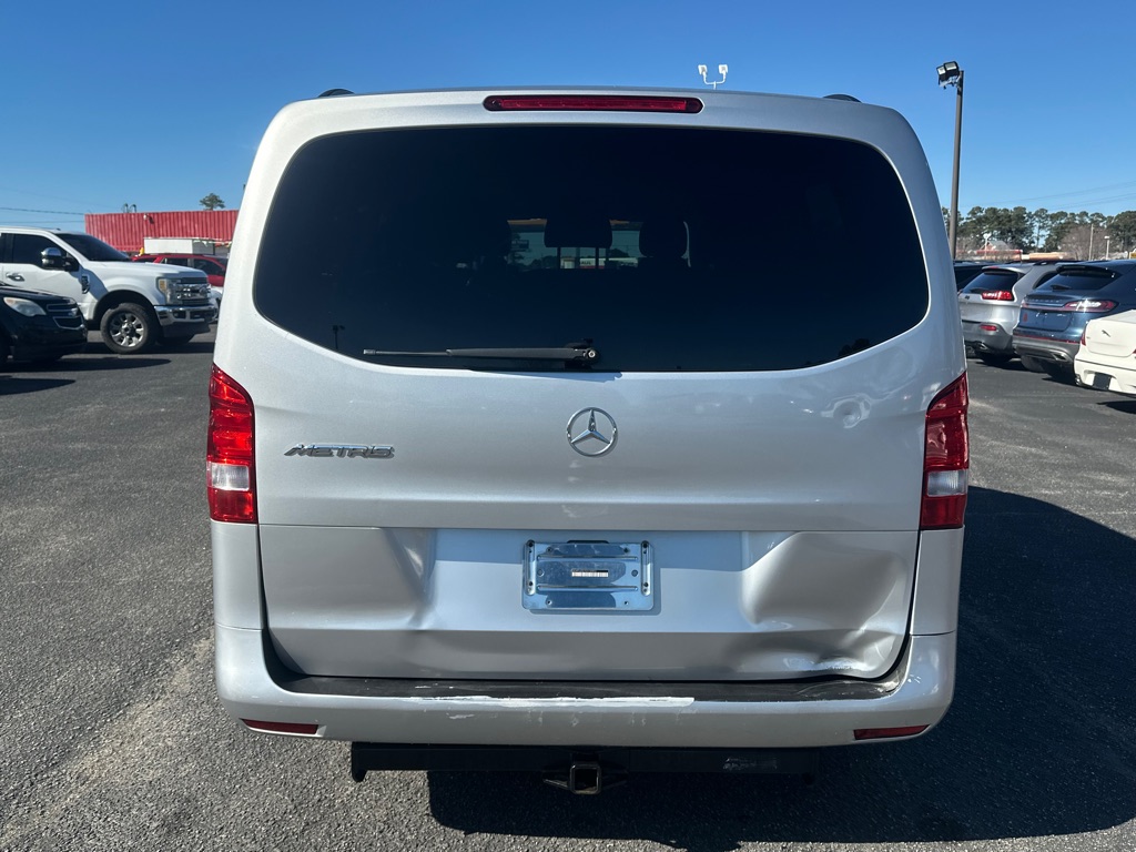 Photo 6 of this MERCEDES-BENZ METRIS