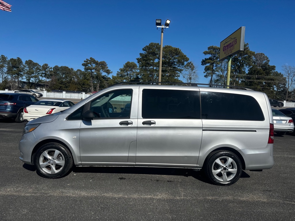 Photo 8 of this MERCEDES-BENZ METRIS