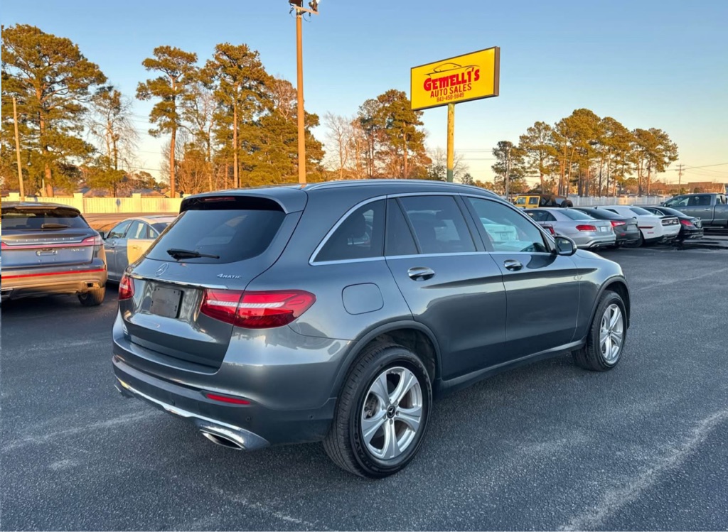 Photo 5 of this MERCEDES-BENZ GLC