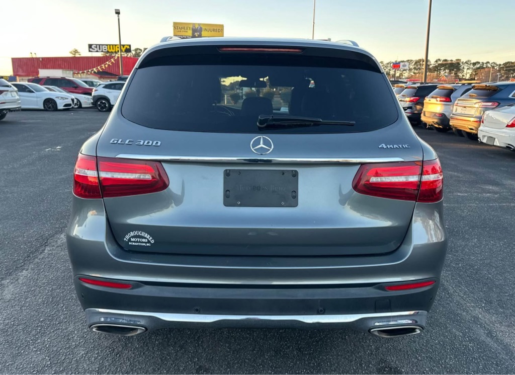 Photo 6 of this MERCEDES-BENZ GLC