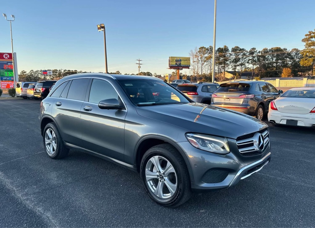 Photo 3 of this MERCEDES-BENZ GLC