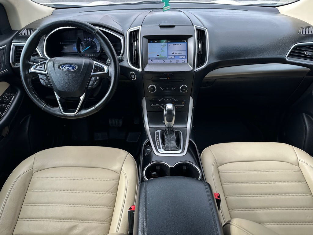 Photo 9 of this FORD EDGE