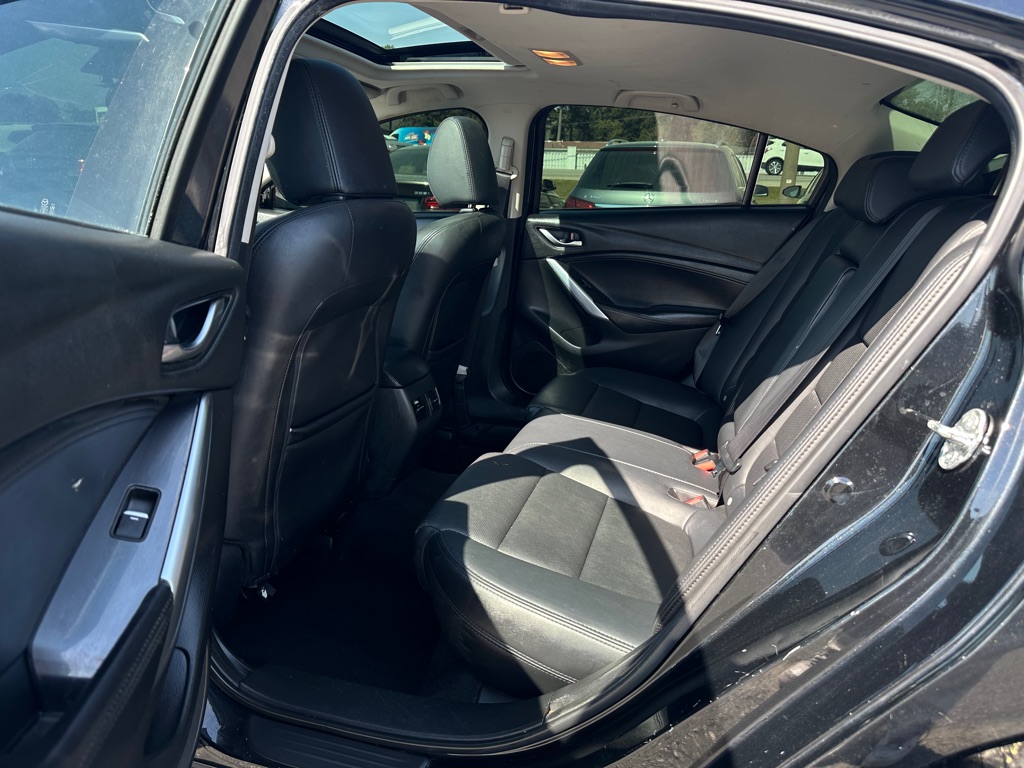 Photo 13 of this MAZDA 6
