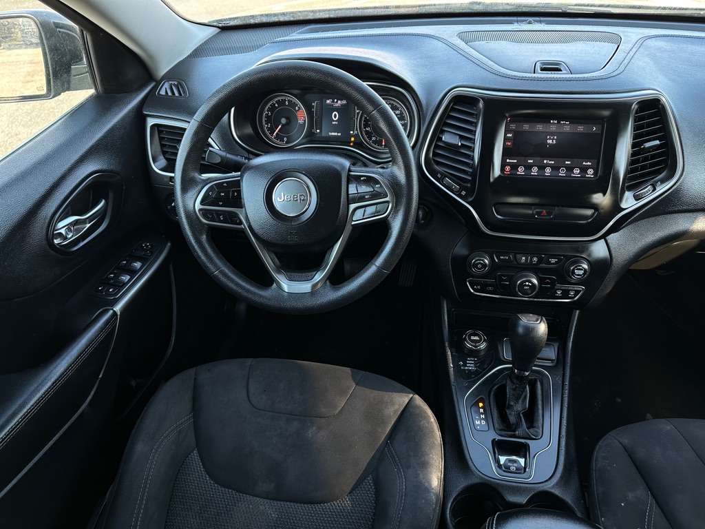 Photo 15 of this JEEP CHEROKEE