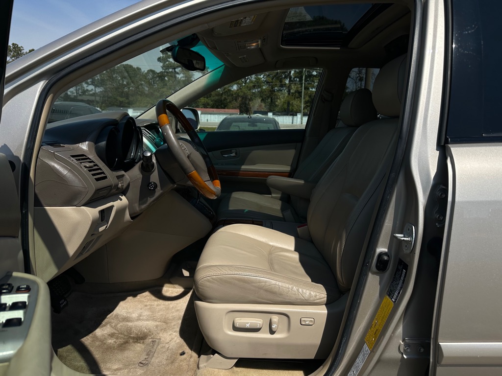 Photo 9 of this LEXUS RX