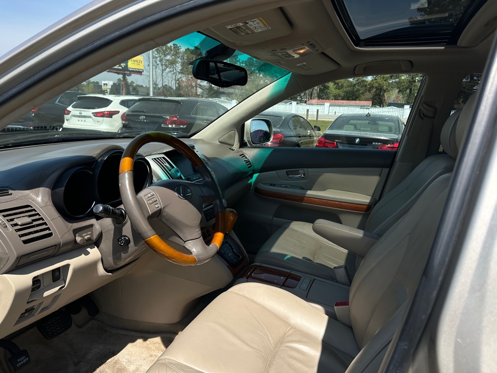 Photo 10 of this LEXUS RX