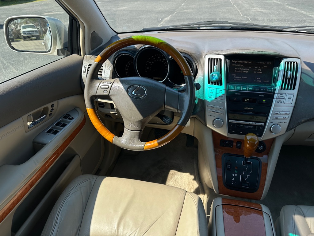 Photo 14 of this LEXUS RX