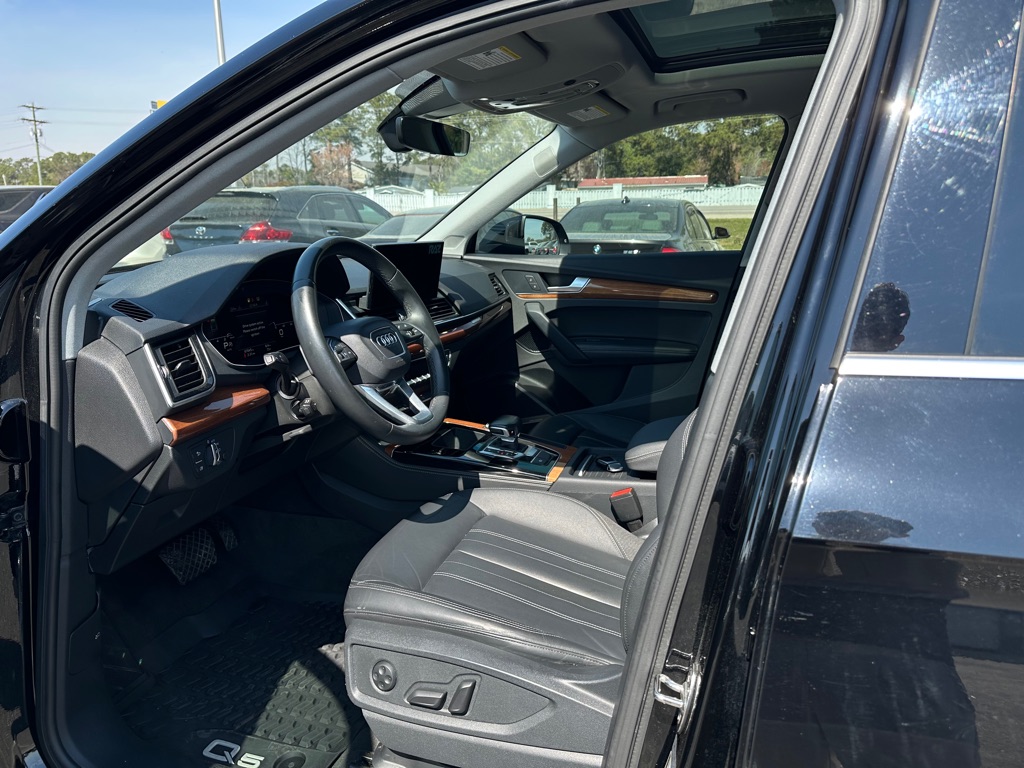 Photo 11 of this AUDI Q5