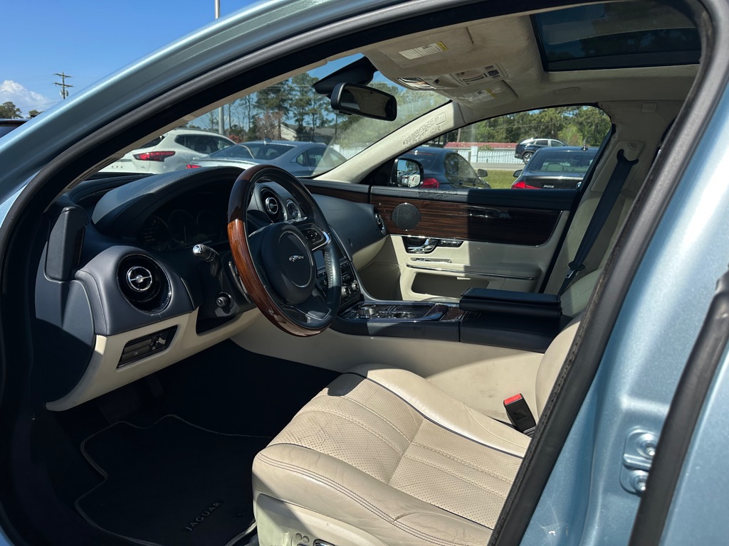 Photo 10 of this JAGUAR XJL