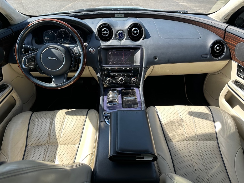 Photo 12 of this JAGUAR XJL
