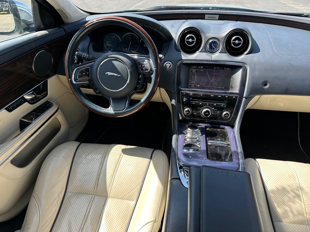 Photo 13 of this JAGUAR XJL