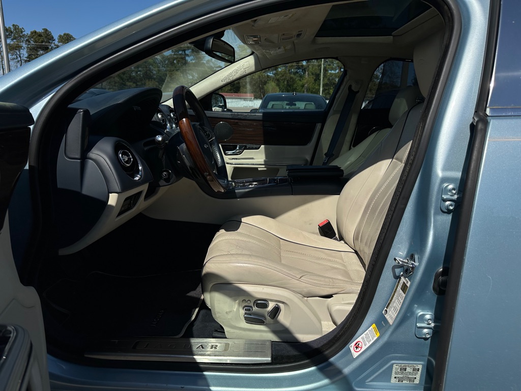 Photo 9 of this JAGUAR XJL