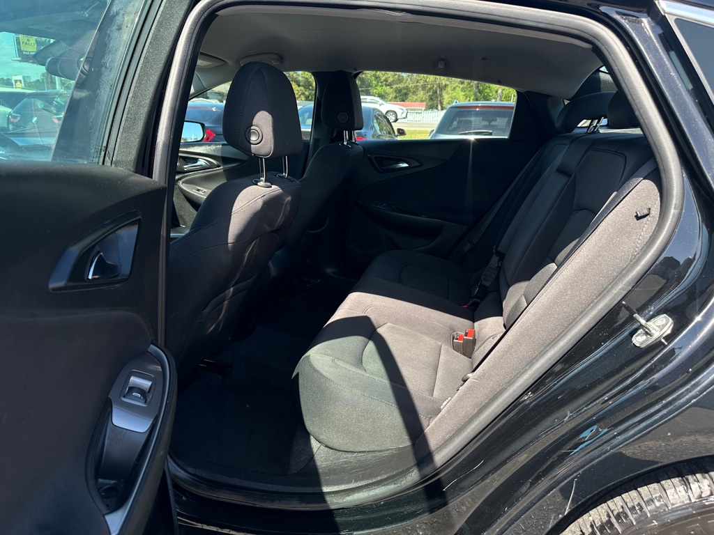 Photo 13 of this CHEVROLET MALIBU