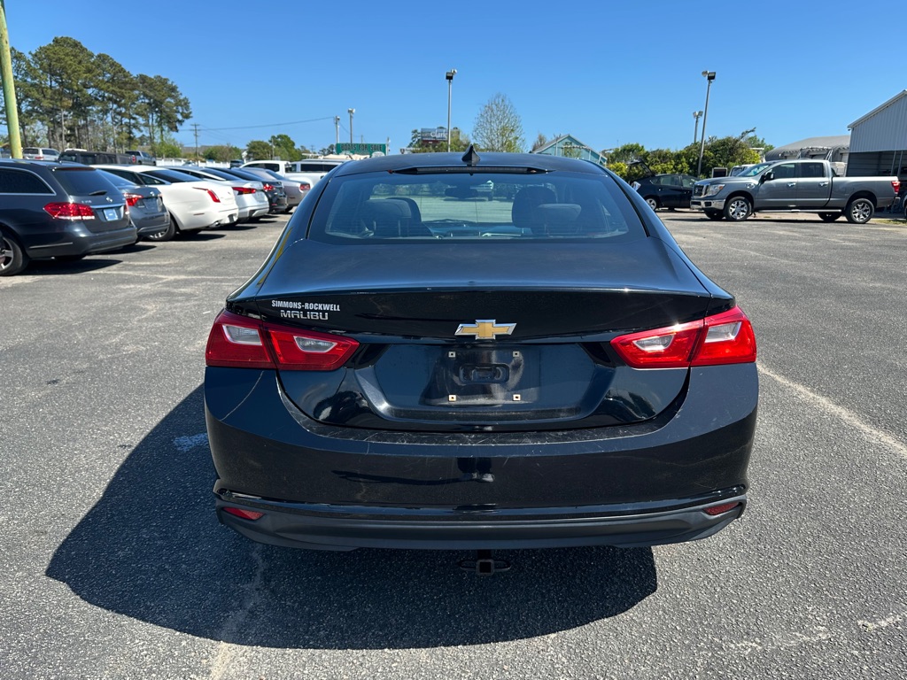 Photo 6 of this CHEVROLET MALIBU