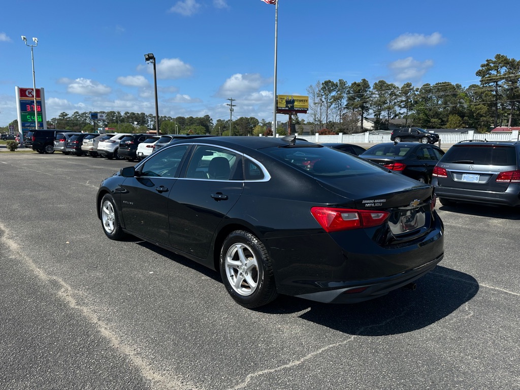 Photo 8 of this CHEVROLET MALIBU