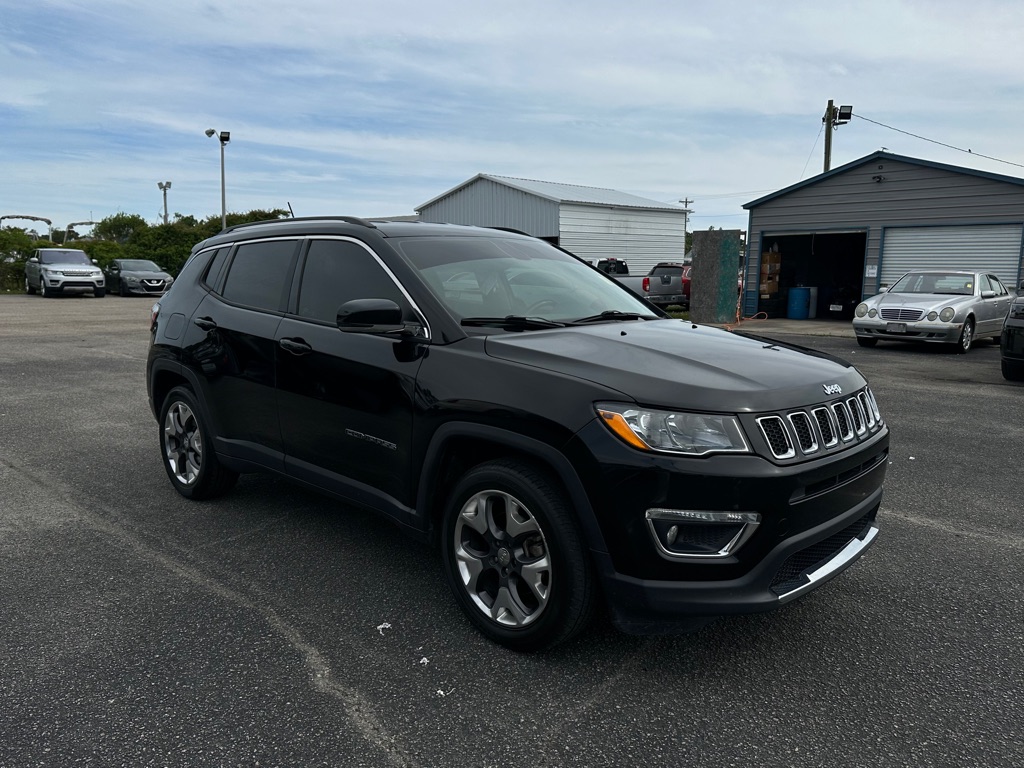 Photo 3 of this JEEP COMPASS