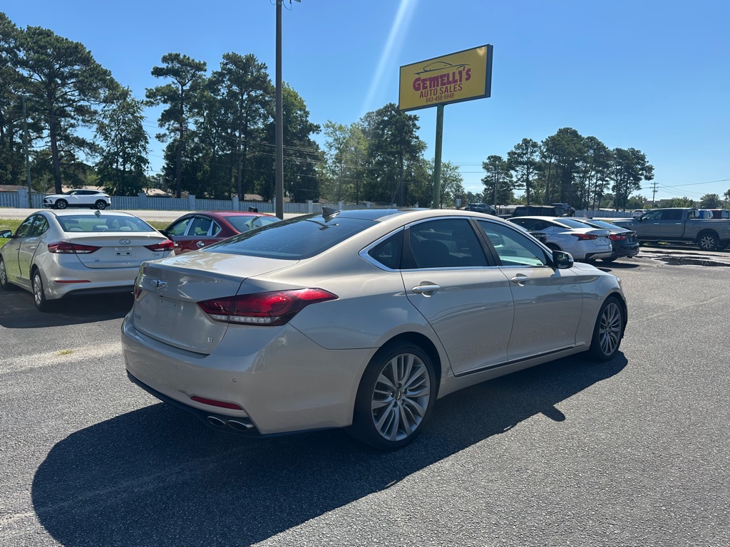 Photo 5 of this HYUNDAI GENESIS