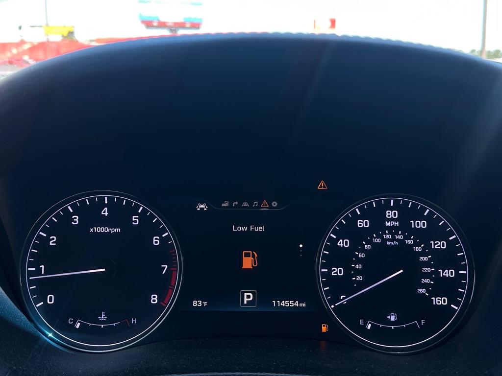 Photo 14 of this HYUNDAI GENESIS