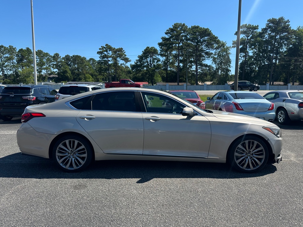 Photo 4 of this HYUNDAI GENESIS