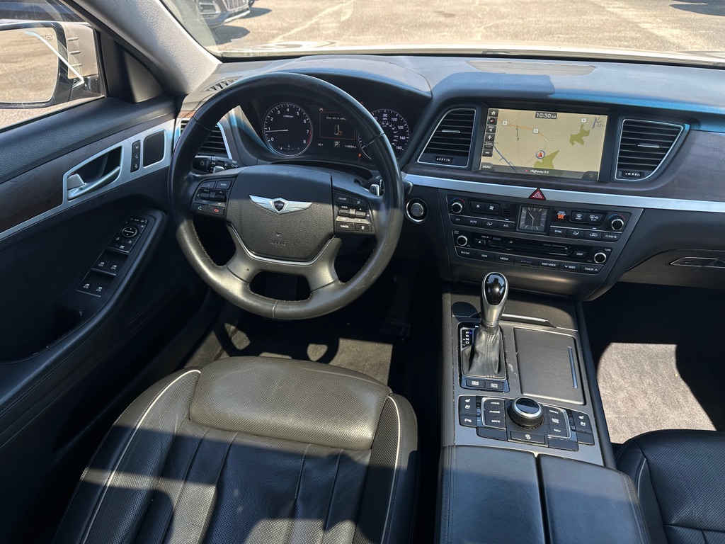 Photo 13 of this HYUNDAI GENESIS