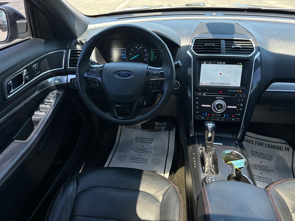 Photo 13 of this FORD EXPLORER