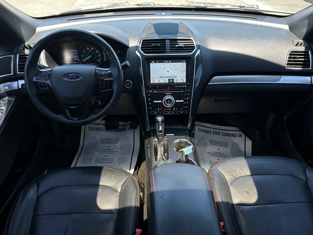 Photo 12 of this FORD EXPLORER