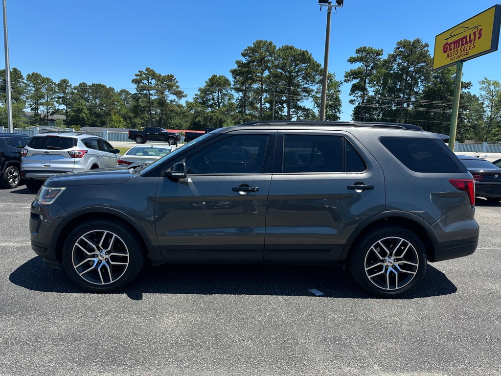 Photo 6 of this FORD EXPLORER