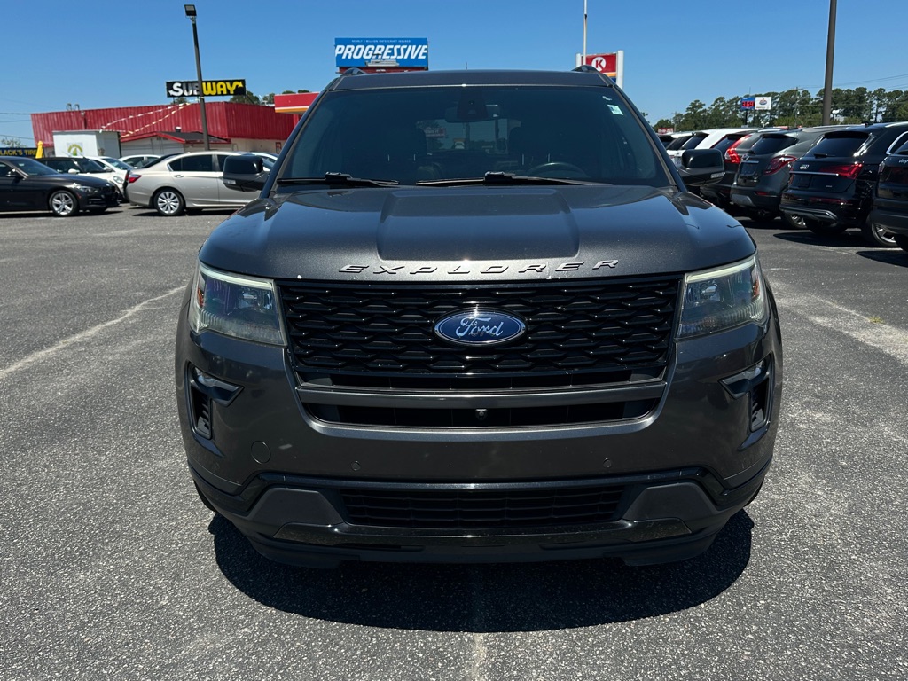 Photo 2 of this FORD EXPLORER