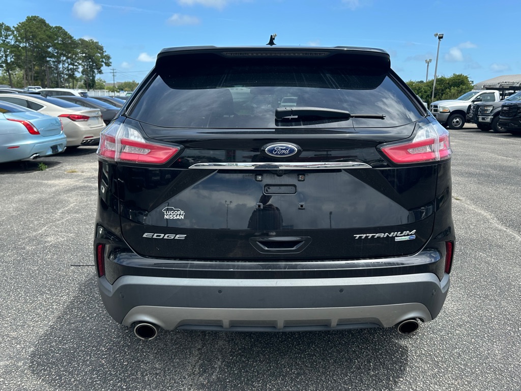 Photo 8 of this FORD EDGE