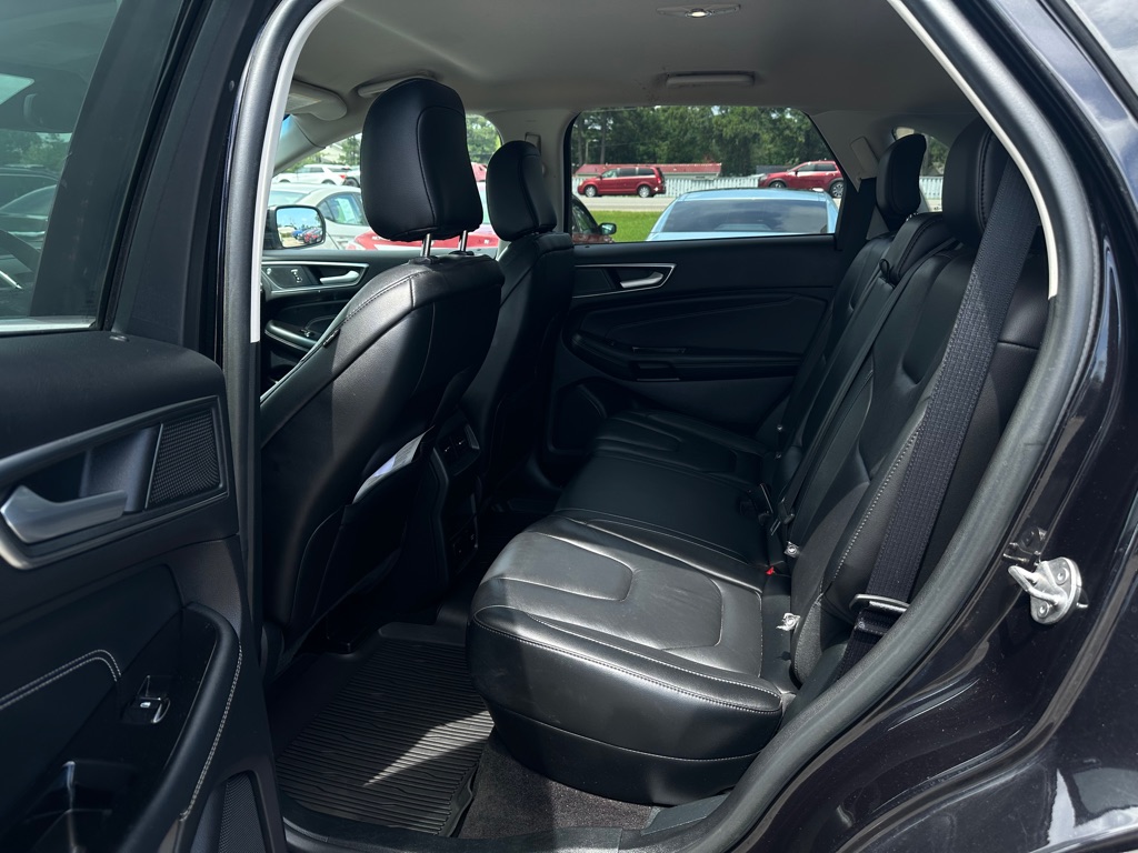 Photo 11 of this FORD EDGE