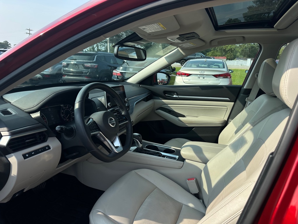 Photo 14 of this NISSAN ALTIMA