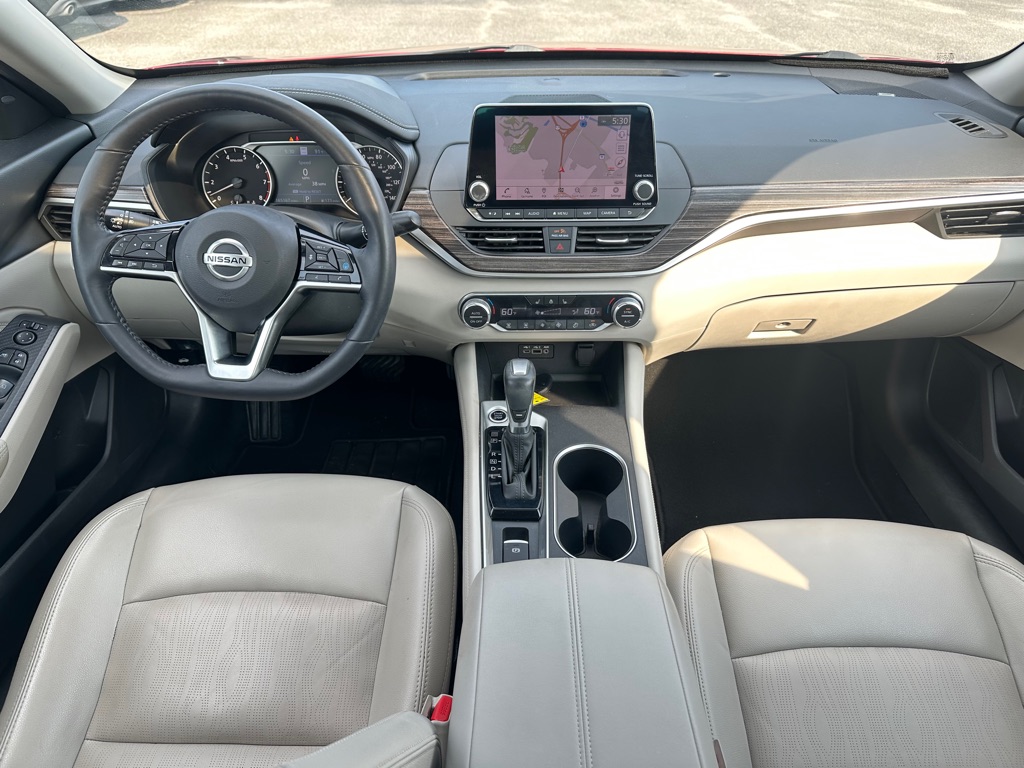 Photo 10 of this NISSAN ALTIMA