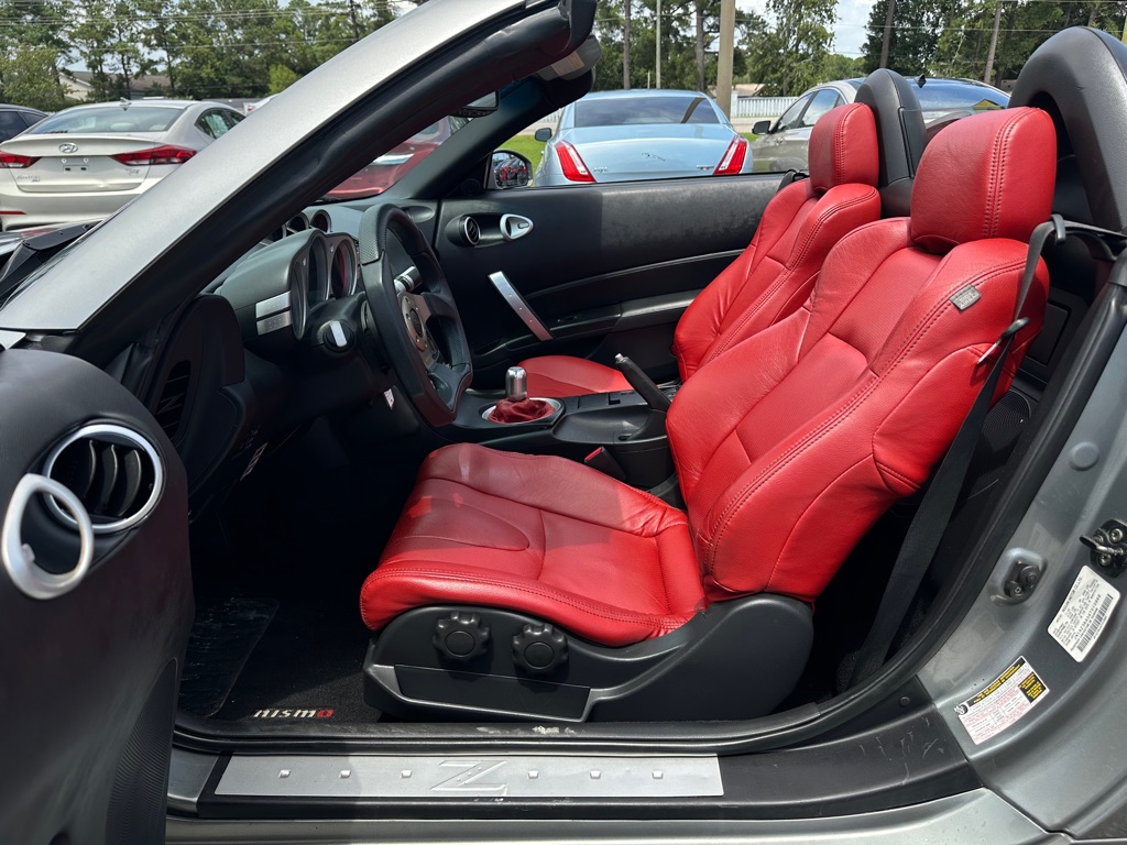 Photo 12 of this NISSAN 350Z